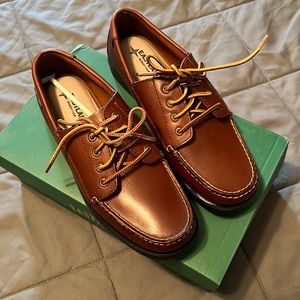 New in box Eastland Falmouth leather loafers Womens 9 wide 9W